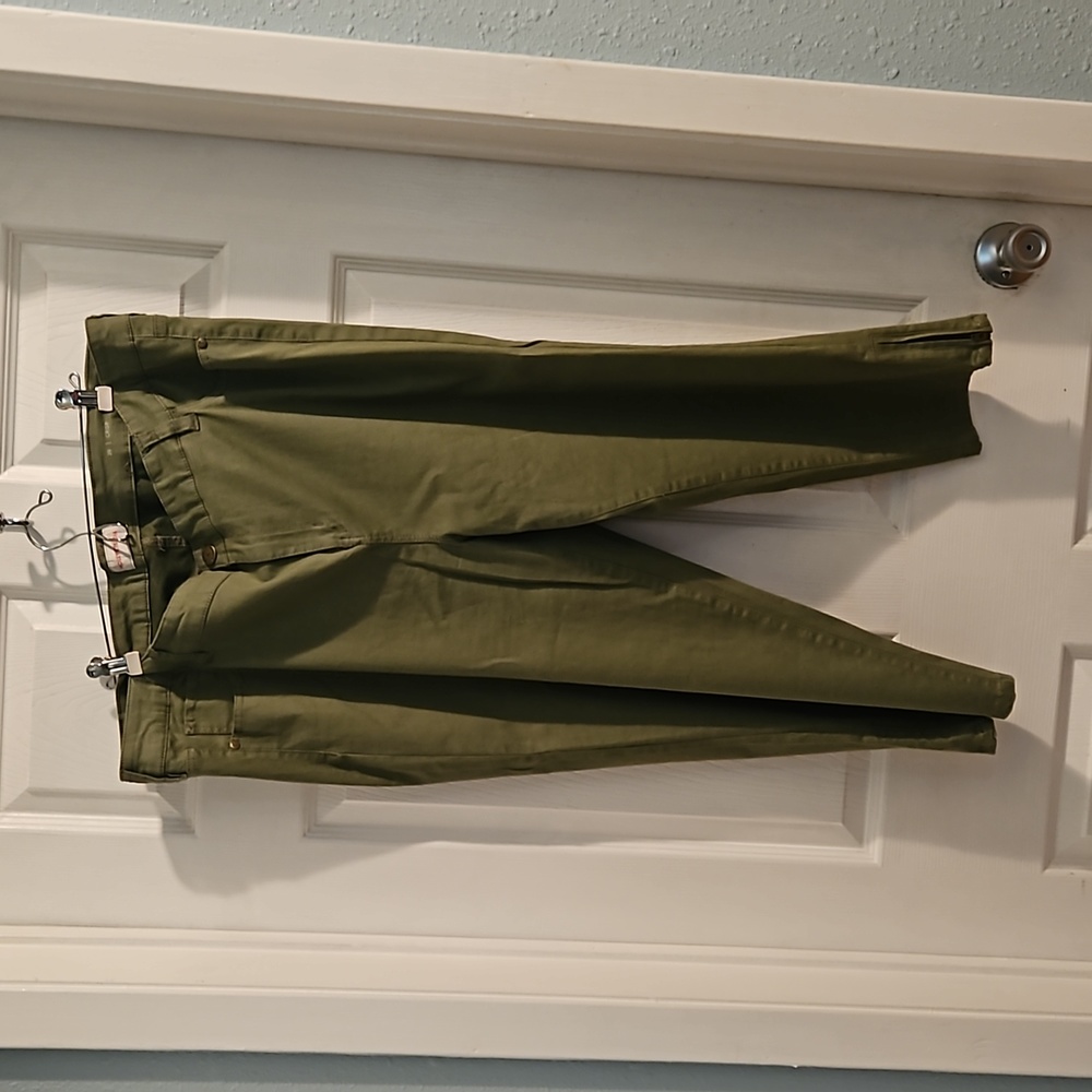 Women's capri size 20 by Molly Isadora olive green